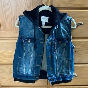 Forever 21 hooded denim vest size medium- only worn twice!